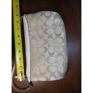 Authentic COACH Signature Canvas Wristlet – Beige/Ivory Large Zip Top Clutch